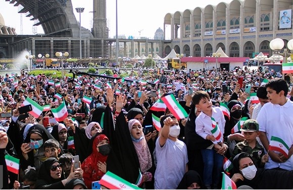 اجرای 10 هزار نفری «سلام فرمانده» در ورزشگاه آزادی