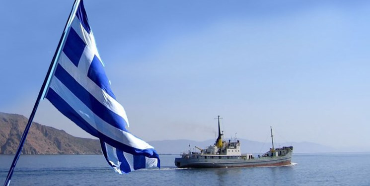 سپاه از توقیف ۲ نفتکش یونانی در آب‌های خلیج فارس خبر داد