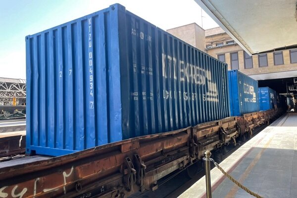 نخستین قطار ترانزیتی قزاقستان-ترکیه وارد ایستگاه تهران شد