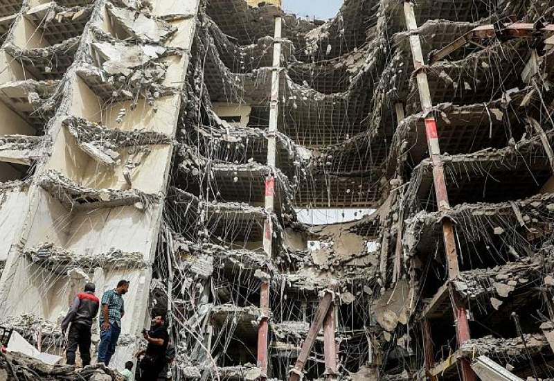 سرپرست دانشگاه علوم پزشکی آبادان از مصدوم حادثه متروپل عیادت کرد