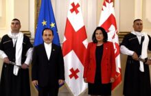 سفیر ایران استوارنامه خود را تقدیم رئیس‌جمهور گرجستان کرد
