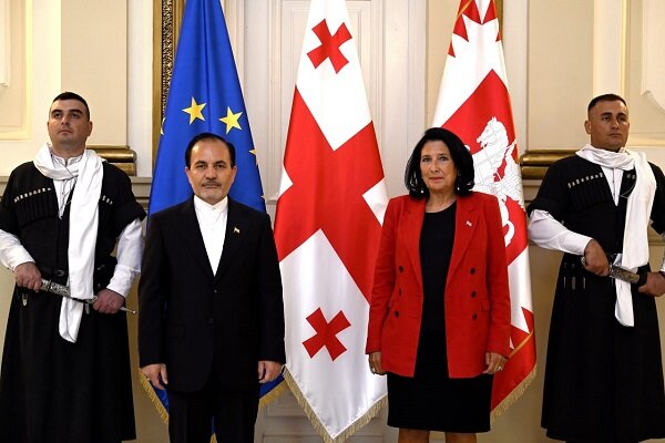 سفیر ایران استوارنامه خود را تقدیم رئیس‌جمهور گرجستان کرد