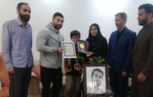اهدای مدال جهانی پرورش اندام به خانواده شهید آرمان علی وردی