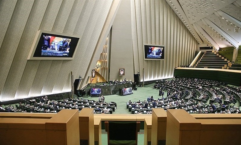 طرح تعهد خدمت پزشکان به ازای تولد هر فرزند ۶ ماه کاهش می‌یابد