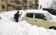 برف سنگین در ژاپن جان ۱۳ نفر را گرفت