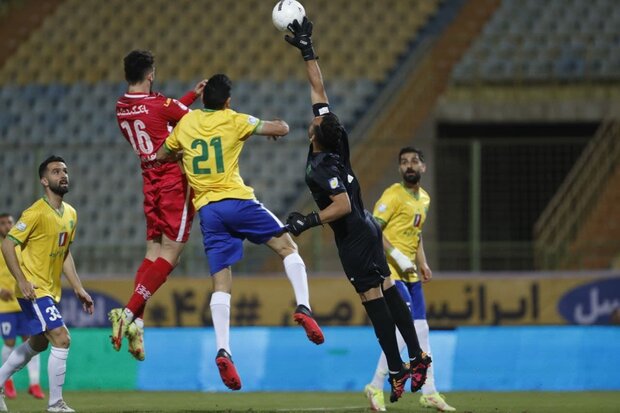 «شیخ» و «پرسپولیس» باهم به اوج برگشتند/ صنعت نفت به سقوط نزدیک شد