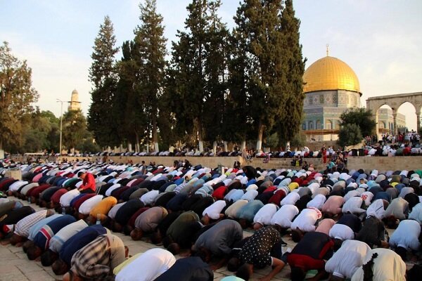 صد هزار فلسطینی در مسجد الاقصی نماز خواندند