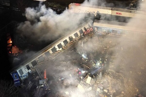 شمار قربانیان برخورد دو قطار در یونان به بیش از ۲۹ کشته رسید