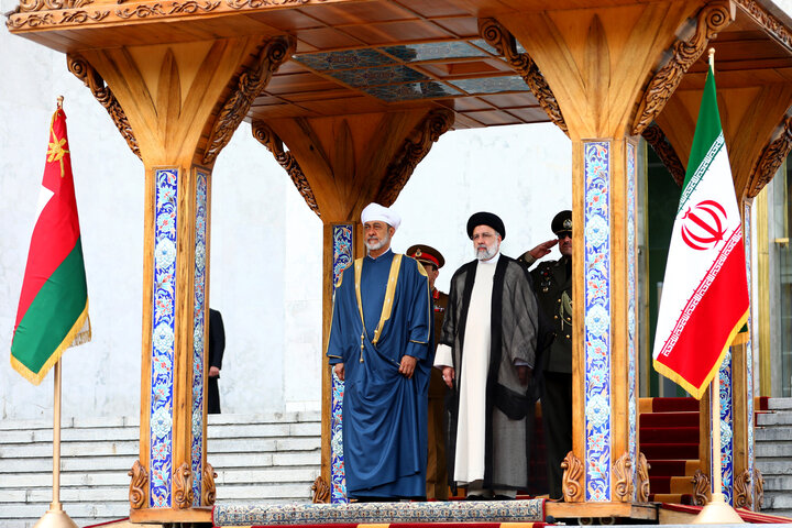 استقبال رسمی رئیسی از پادشاه عمان