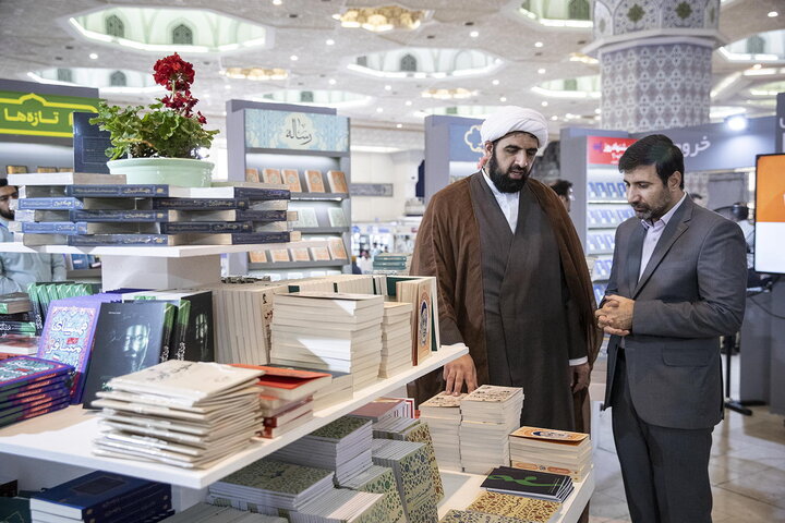 سخنگوی شورای نگهبان از نمایشگاه کتاب بازدید کرد