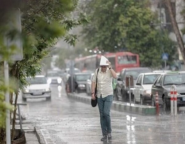 رگبار و رعد و برق در تهران/ افزایش دما تا فردا