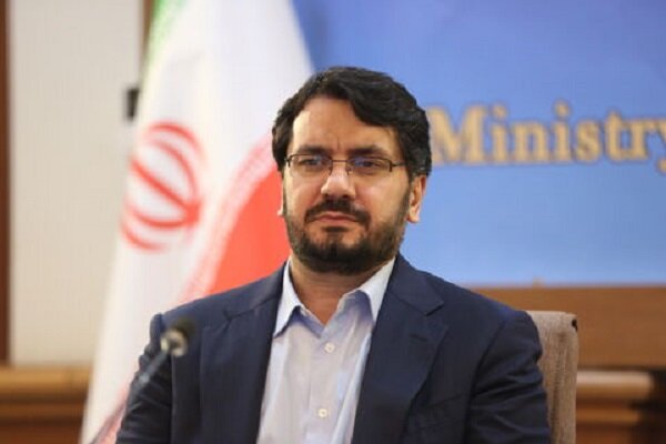 وزیر راه و شهرسازی وارد خوی شد