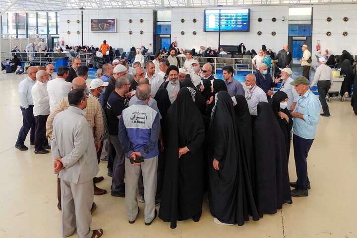 بازدید سرپرست حجاج ایرانی ازروند خروج حجاج کشورمان از فرودگاه جده