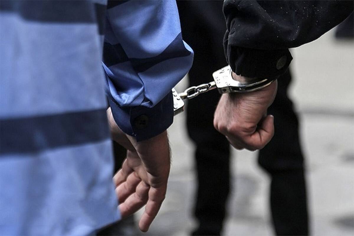 بازداشت ۲ عنصر ضدامنیتی شرق کشور/ کشف ۳۰۰ سلاح غیرمجاز و جنگی در جنوب کرمان