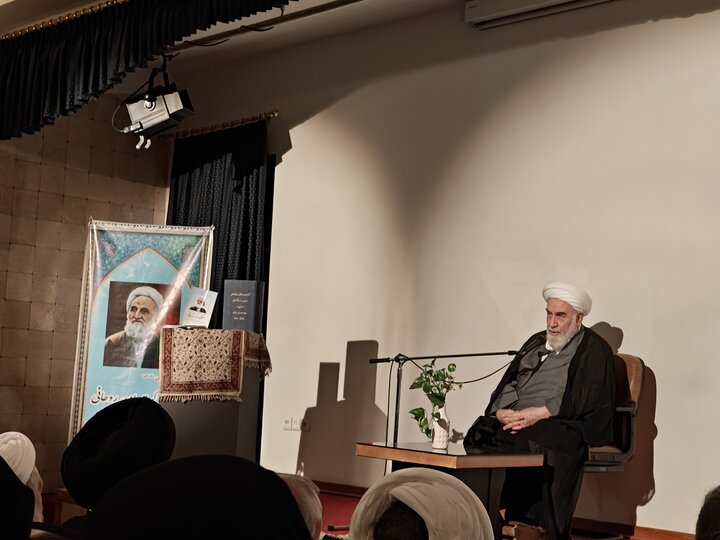 آیت‌الله خزعلی فدای رهبری بود