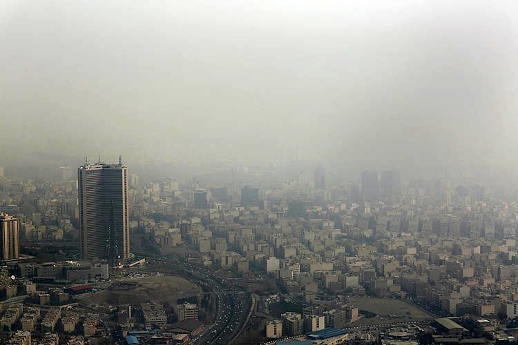 شرایط پایدار جوی و عدم وزش باد مؤثر باعث تشدید آلودگی هوای پایتخت شده است/ دیروز، آلوده‌ترین هوای تهران از ابتدای سال