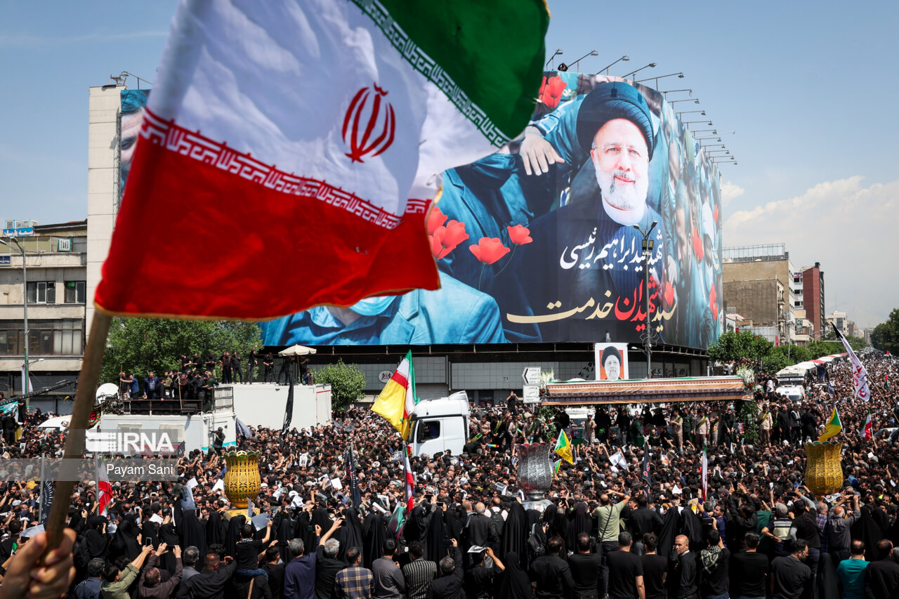 موج همدلی و قیام تهران برای شهدای خدمت