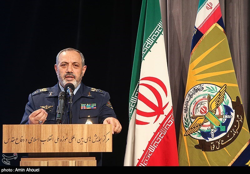 وزیر دفاع:ایران در ساخت انواع شناور سطحی و زیرسطحی خودکفا شد