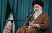 جمعی از کارگران با امام خامنه‌ای دیدار کردند