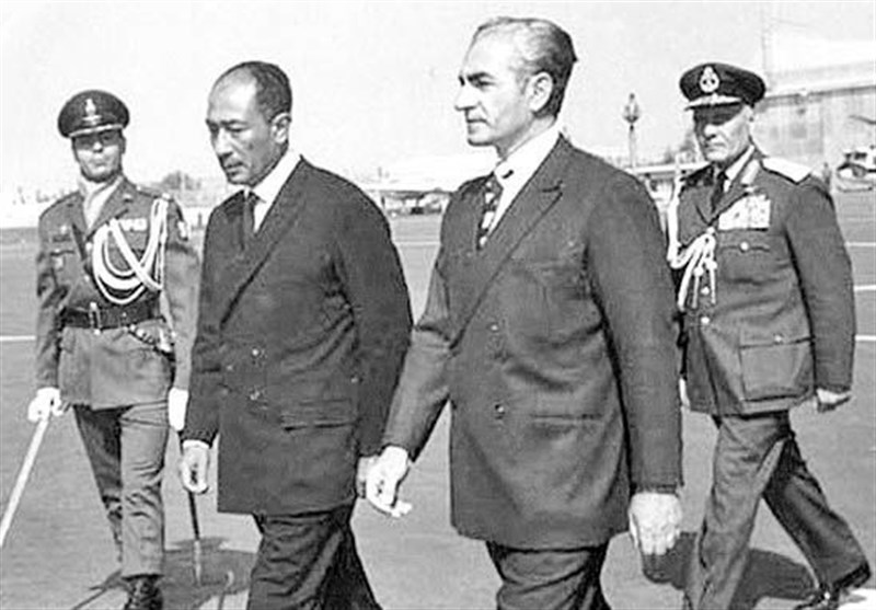 وقتی محمدرضا پهلوی خاک ایران را بی‌صدا بخشید!