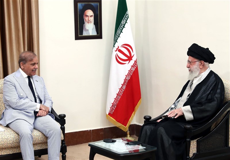 رهبر انقلاب:لزوم اقدامات تاثیرگذار برای توقف جنایات در غزه