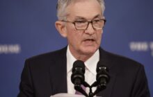 رئیس بانک مرکزی آمریکا از احتمال کاهش نرخ بهره خبر داد