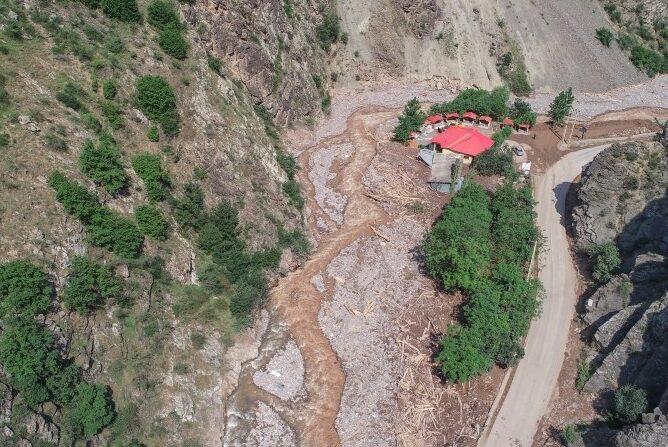 جاده چالوس تا تخلیه بار ترافیکی یک‌طرفه می‌شود