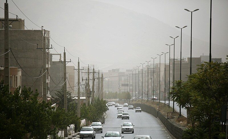 احتمال تشکیل کارگروه اضطرار آلودگی هوای تهران/ مدارس سه‌شنبه تعطیل می‌شود؟