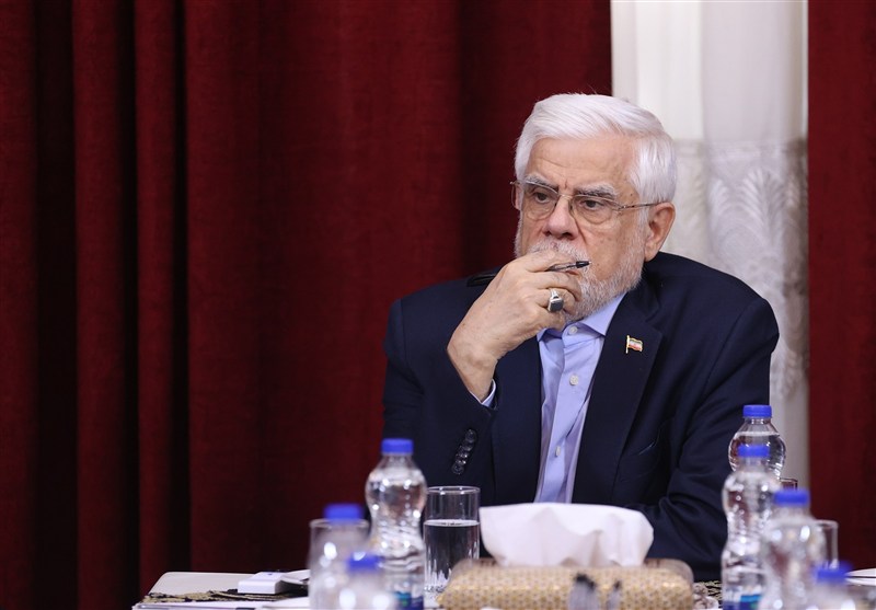 عارف به مجلس رفت