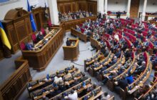 تحولات اوکراین| جمع‌آوری امضا برای برکناری کابینه وزرای زلنسکی در پارلمان