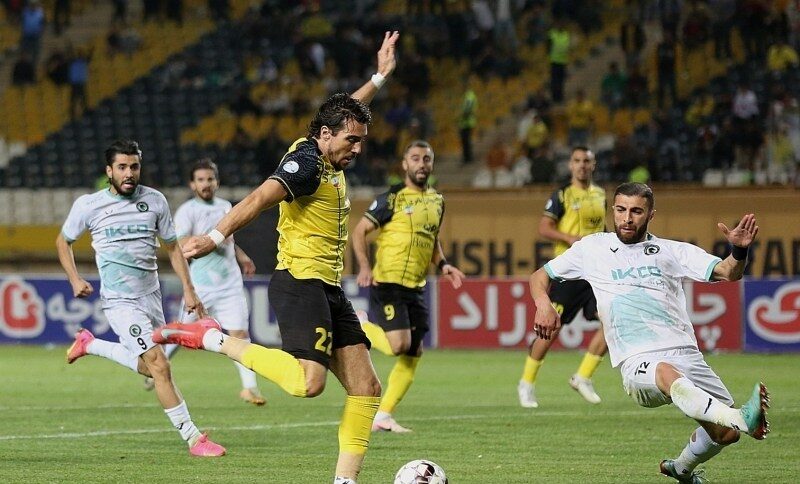 سپاهان با گذر از شگفتی‌ساز به صدر بازمی‌گردد؟/ پیکانِ دقیقی به غول‌کش رسید