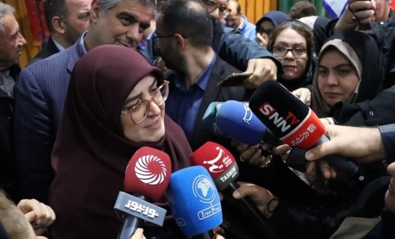 توضیح مهاجرانی درباره سفر دختر و داماد رئیس‌جمهور به قزاقستان