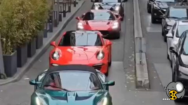 رژه خودروهای لوکس در شمال تهران