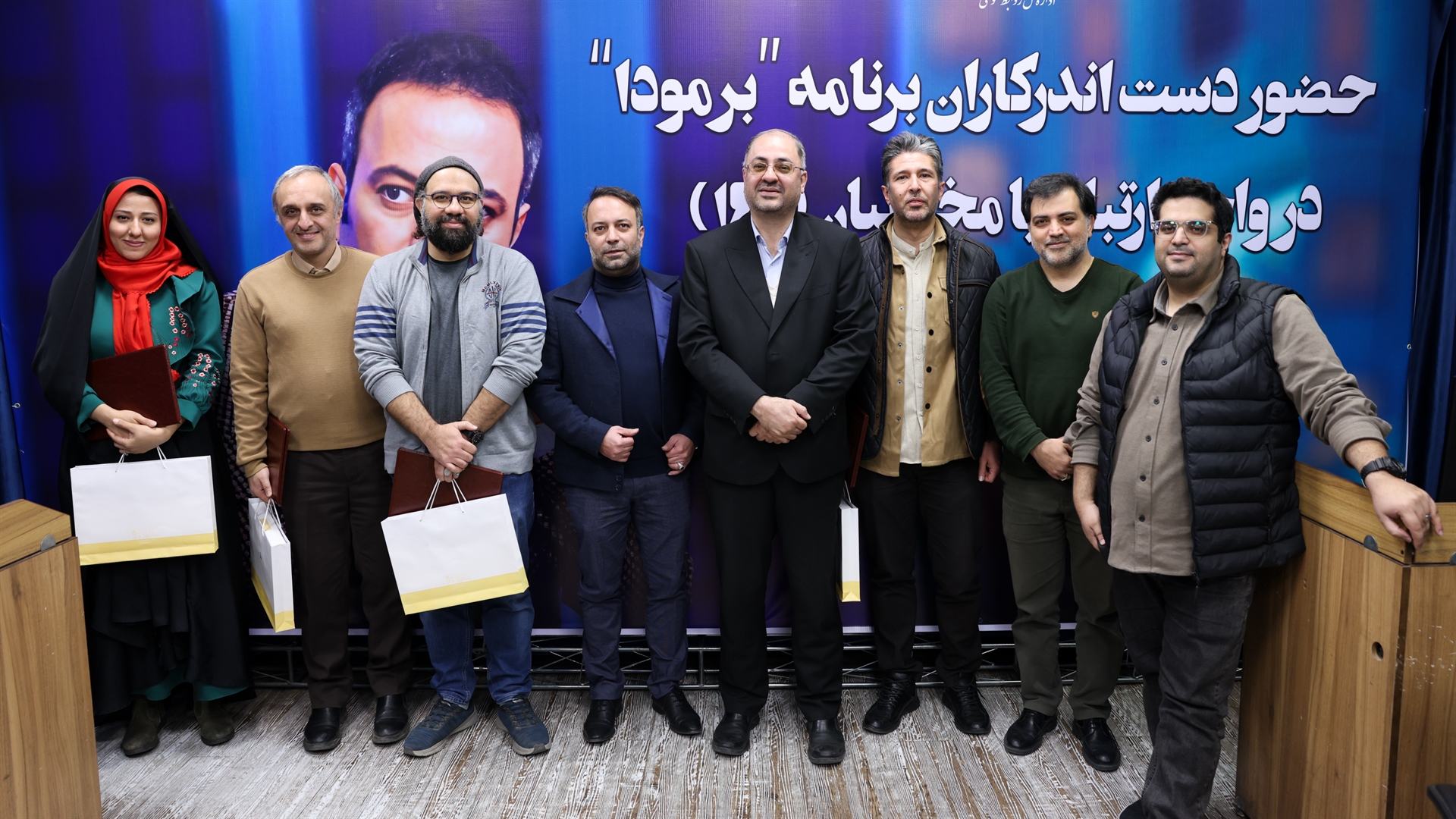 شنیدن قصه‌ آدم‌ها با آداب تلویزیون