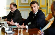 ماکرون: وقت آن است اروپا سلطه دلار را به چالش بکشد