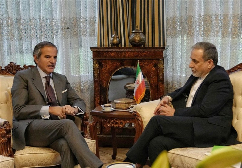 گروسی: مذاکرات فنی عمیقی با عراقچی داشتم