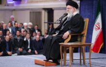 امام خامنه‌ای: خطرناکتر از ناو سلاحی است که آن را به قعر دریا می‌فرستد