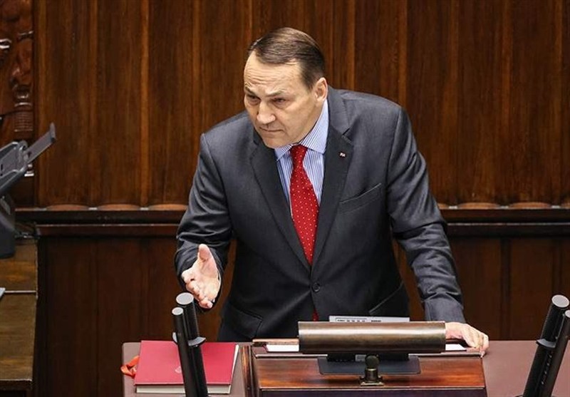 لهستان: باید برای جنگی بزرگ آماده شویم