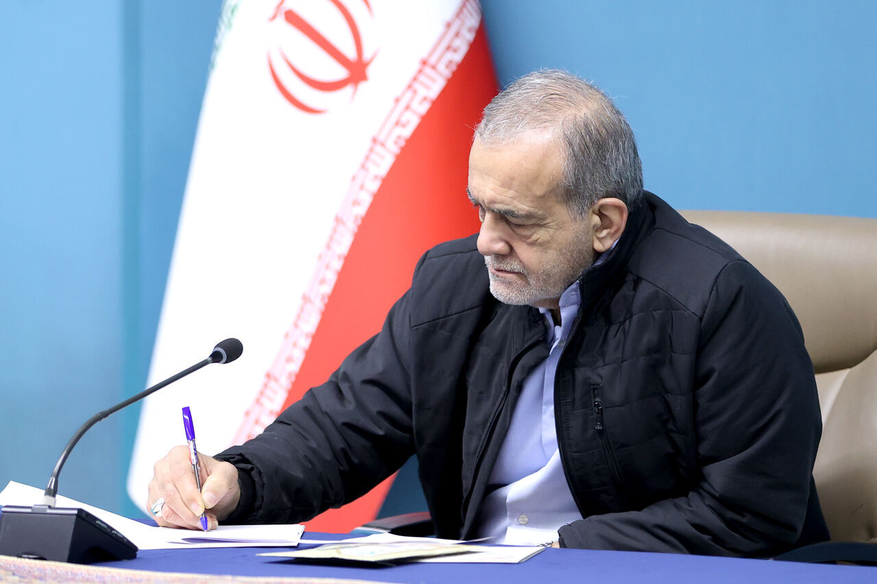 پزشکیان: خرمشهر امروز ایران، خلیج‌فارس و تنگه هرمز است