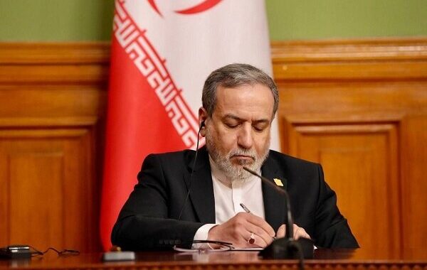واکنش عراقچی به توافق دفاعی مکه!