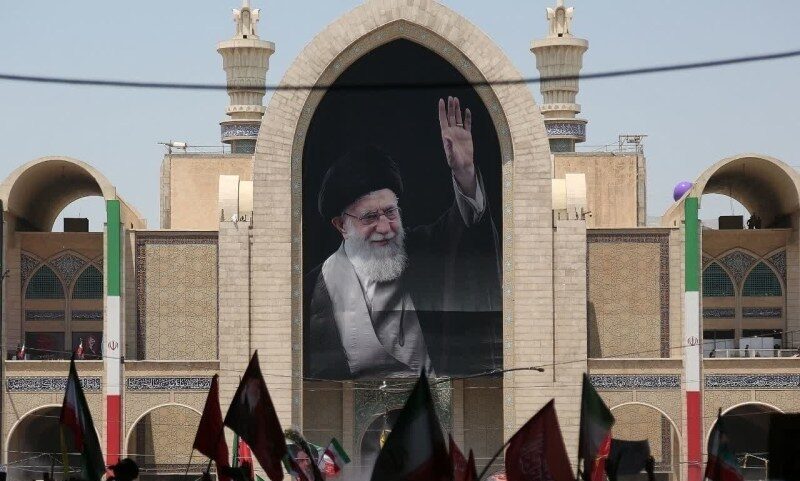 آیین بزرگداشت قائد شهید از سوی رهبر معظم انقلاب در مصلی