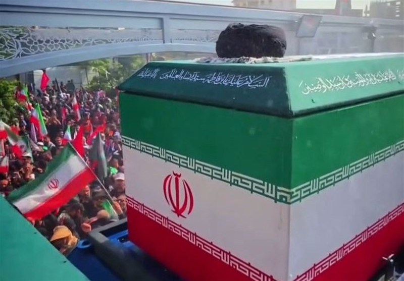 مشارکت بحرینی‌ها در مراسم نمادین تشییع امام خامنه‌‌ای