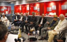کتاب «با علی نصیریان آشنا شویم» رونمایی شد