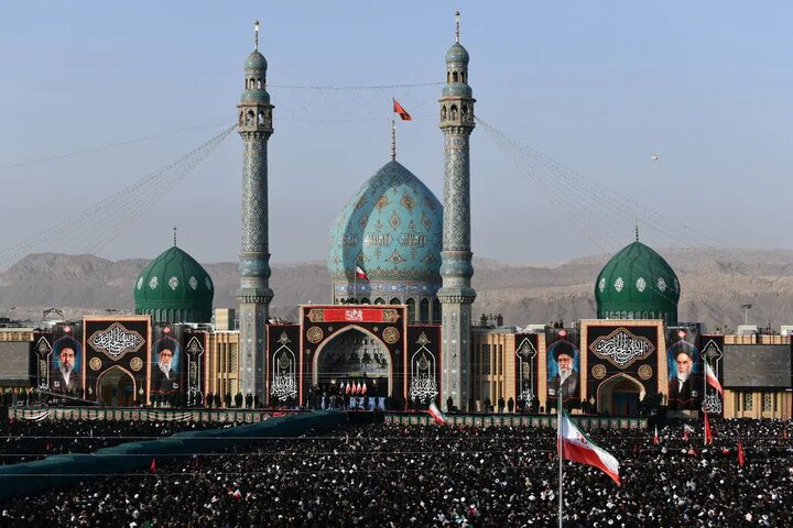 حیرت رسانه‌های خارجی از تشییع باشکوه رهبر شهید در قم