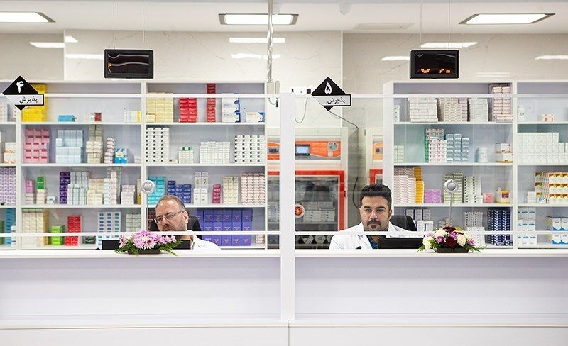 عمق بدهی بیمه‌ها به داروخانه‌ها2برابر شد/راه کاهش هزینه دارو برای مردم