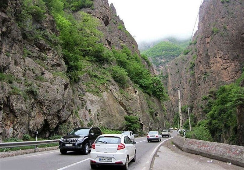 آخرین وضعیت ترافیکی محورهای شمالی/ ترافیک سنگین در جاده چالوس