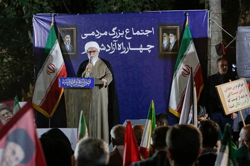 تولیت آستان قدس: آمریکا تمام برگ‌های خود را رو کرد اما حریف ایران نشد