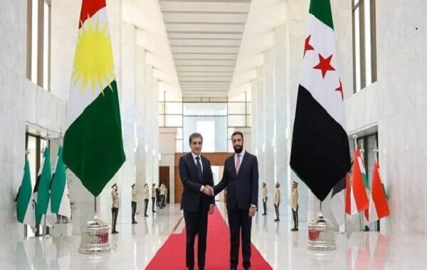 سفر بارزانی به دمشق و حذف پرچم عراق از مراسم استقبال