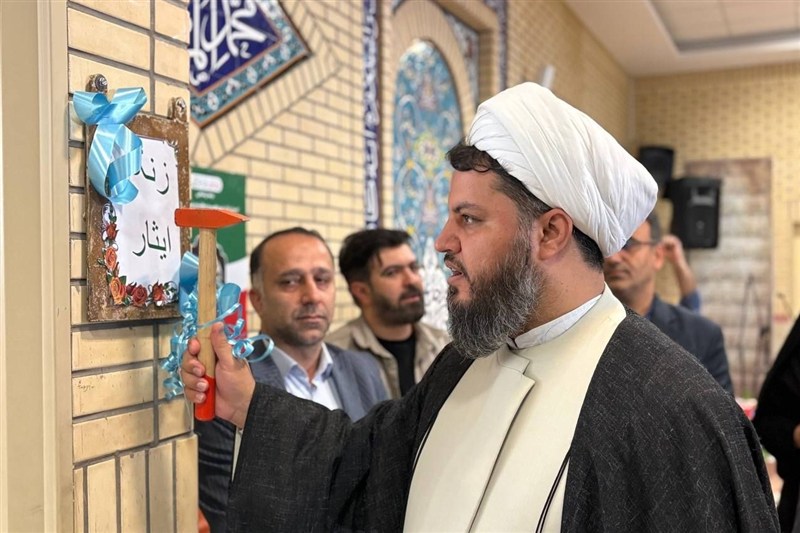 معلمان نقش اصلی را در ساختن آینده جامعه بر عهده دارند