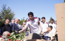 تجدید میثاق اعضای تیم ملی فوتبال با شهدای انقلاب و هشت سال دفاع مقدس